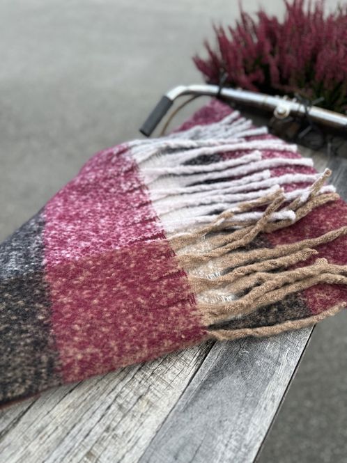 Hovedbilde Fluffy Scarf 03