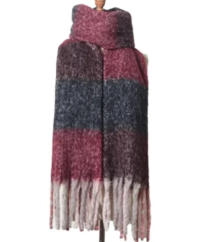 Fluffy Scarf 04
