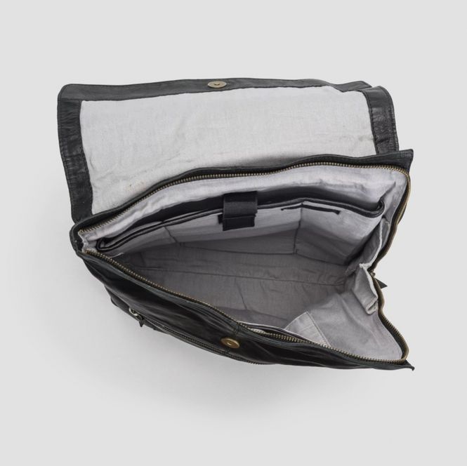 Hovedbilde Backpack  w flap 14 large - Black