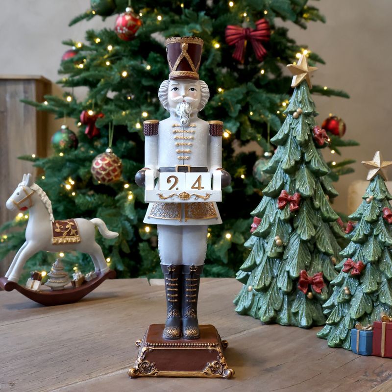 Noël Nøtteknækker m. kalender