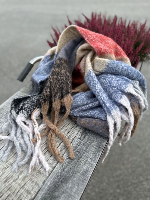 Hovedbilde Fluffy Scarf 05